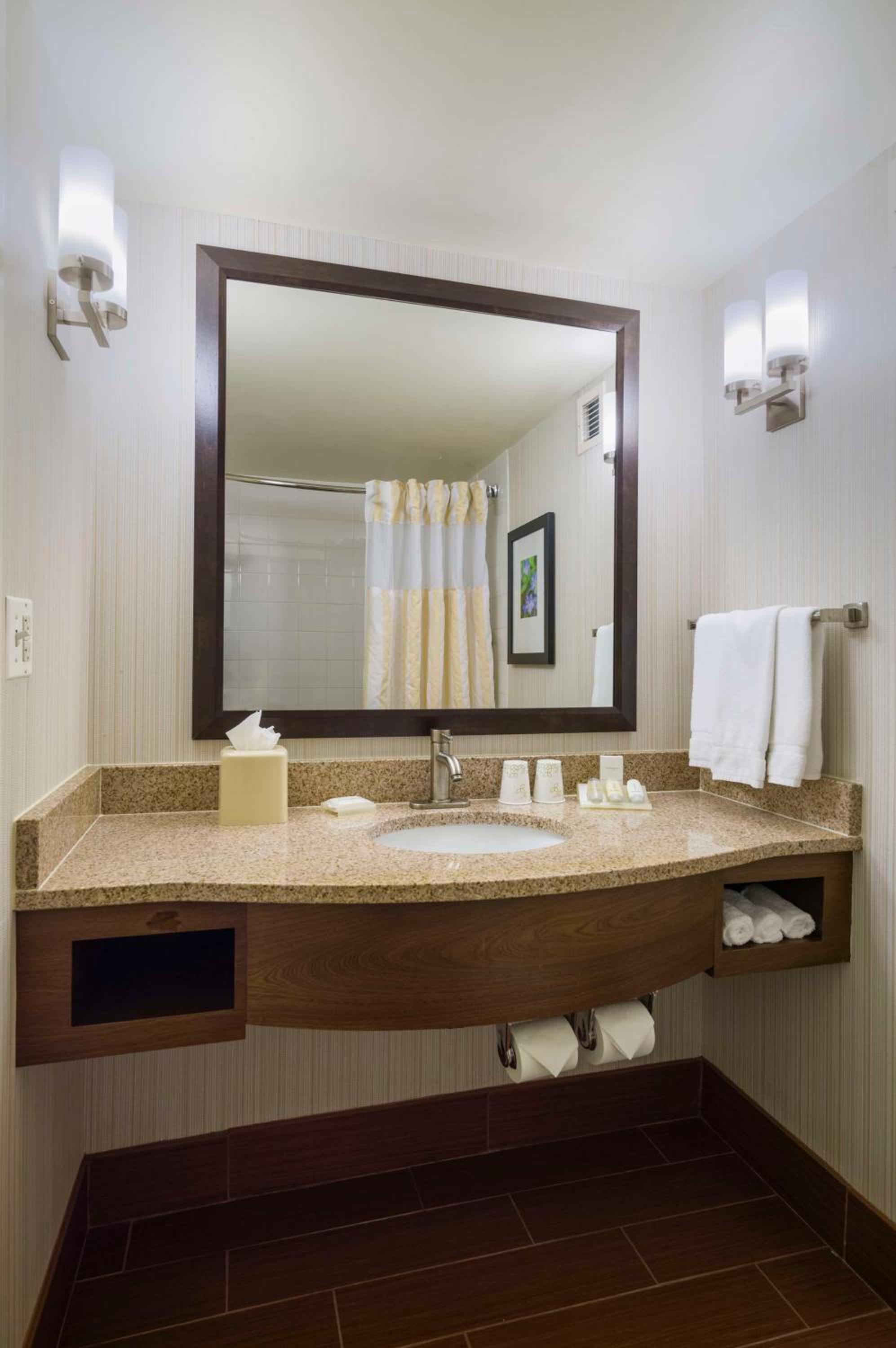 hilton garden inn edison raritan center