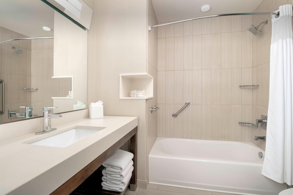 courtyard by marriott houston nw 290 corridor