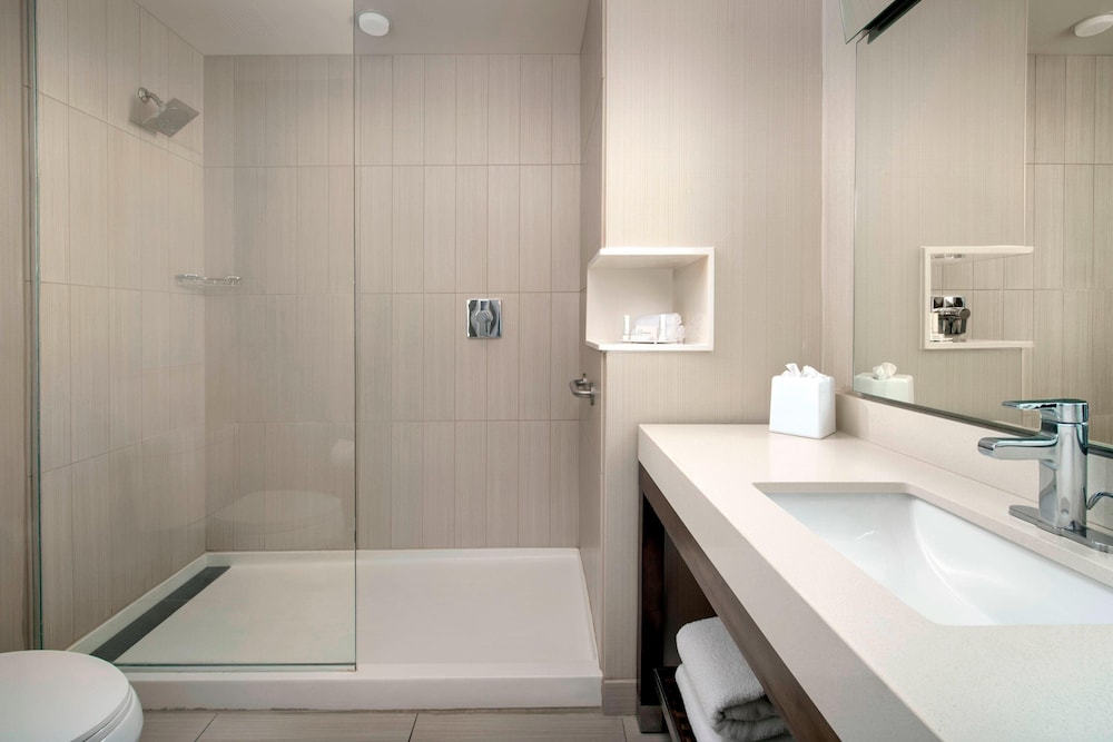 courtyard by marriott houston nw 290 corridor