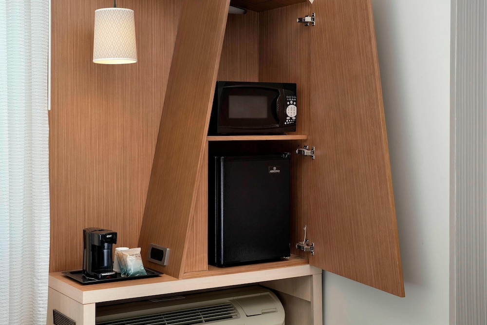 courtyard by marriott houston nw 290 corridor