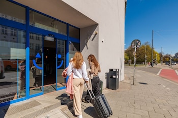 aando munich hackerbrucke