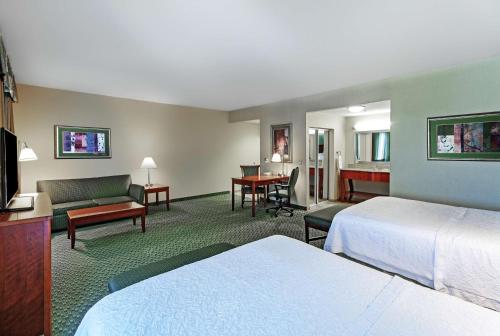 hampton inn and suites el paso west