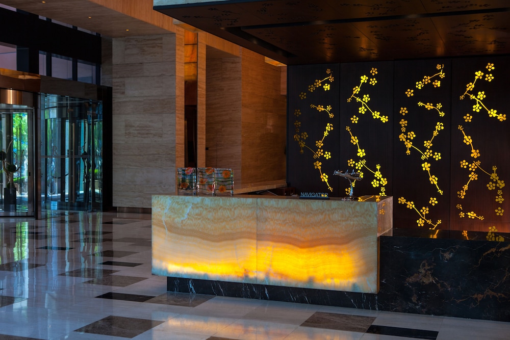 renaissance shanghai zhongshan park