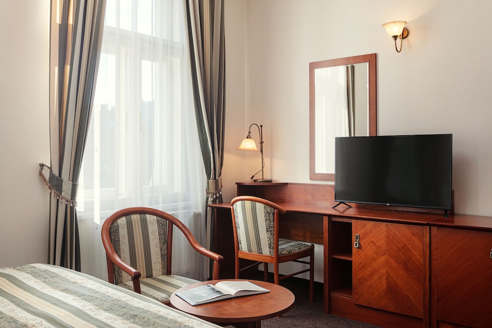 amigo city centre hotel