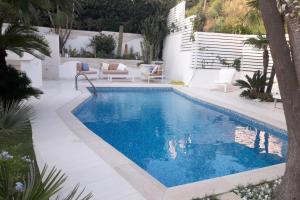 charming sea view villa with pool praialonga