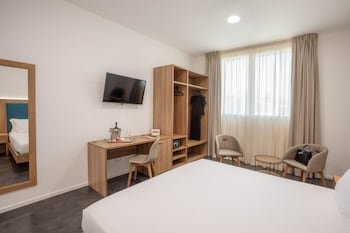 v hotel