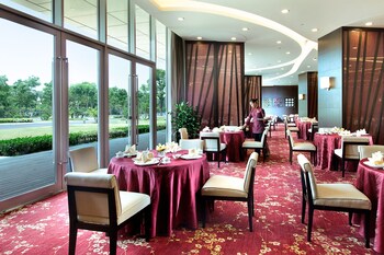 crowne plaza shanghai xiayang lake by ihg