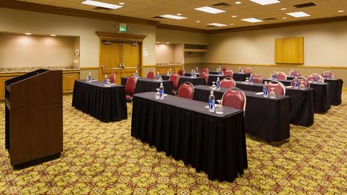holiday inn cincinnati airport by ihg
