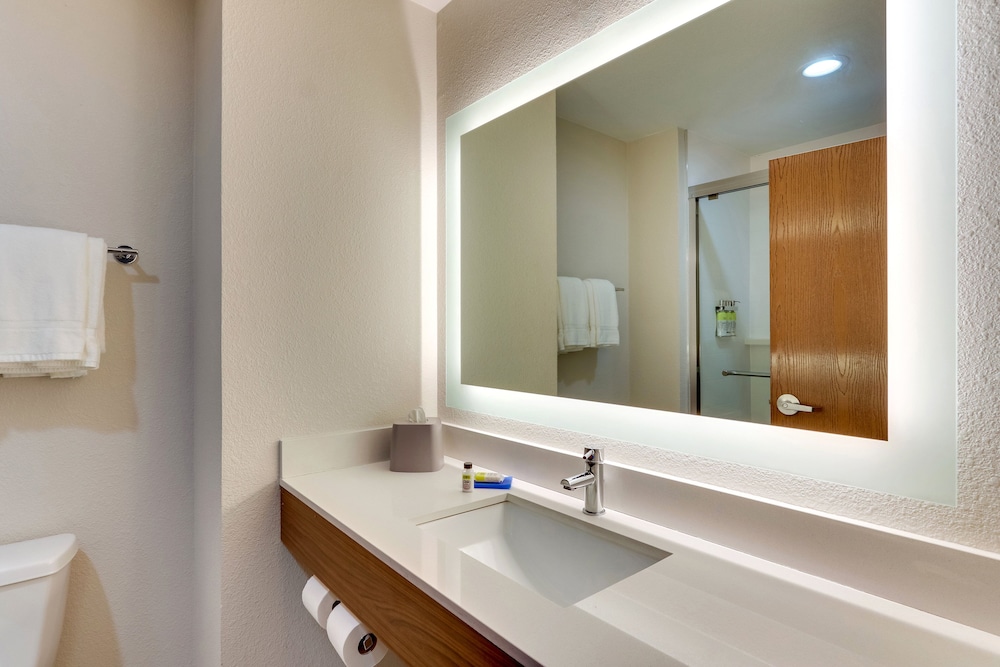 holiday inn express and suites lake worth by ihg