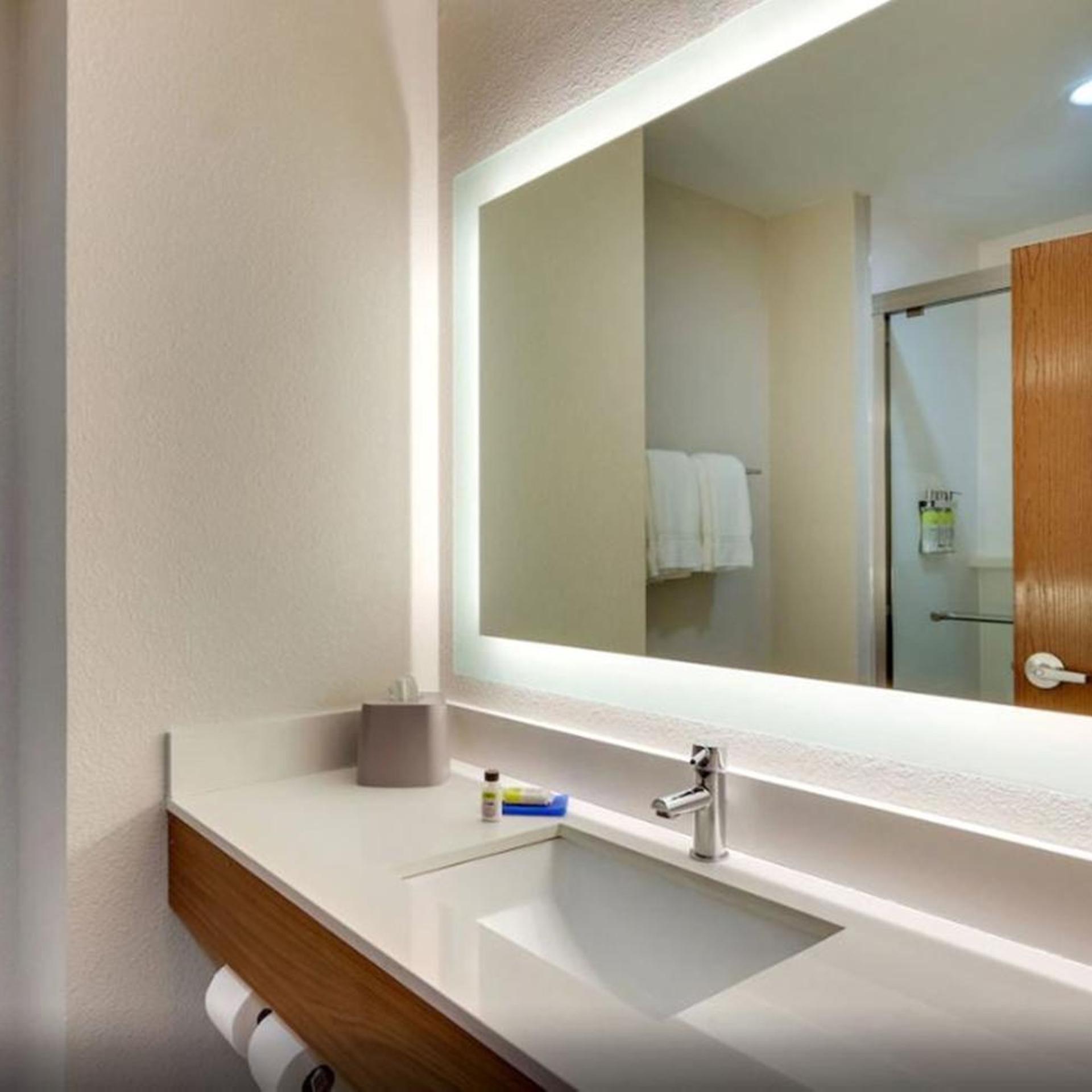 holiday inn express and suites lake worth by ihg