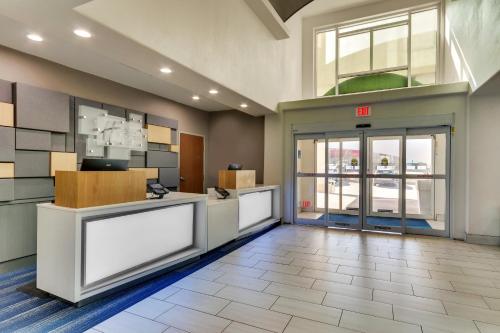 holiday inn express and suites lake worth by ihg