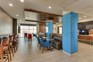 holiday inn express and suites lake worth by ihg