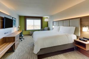 holiday inn express and suites lake worth by ihg