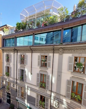 the street milano duomo