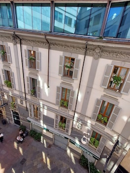 the street milano duomo