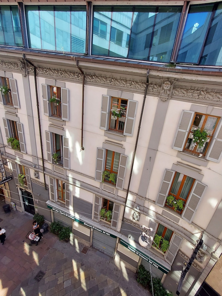 the street milano duomo