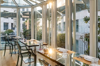 the street milano duomo