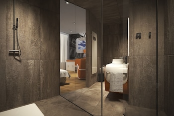 the street milano duomo