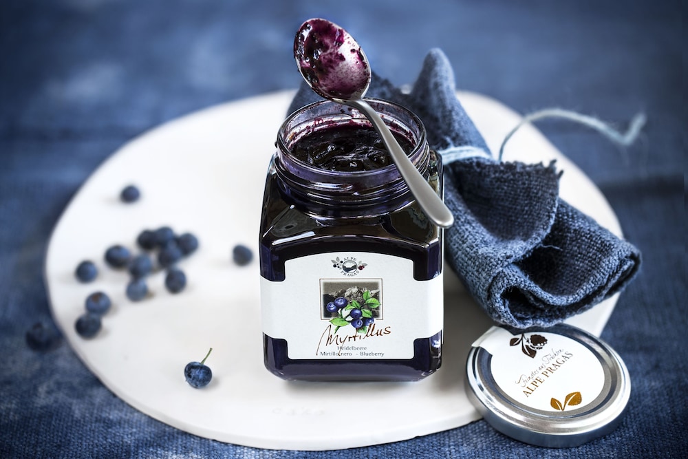 the street milano duomo