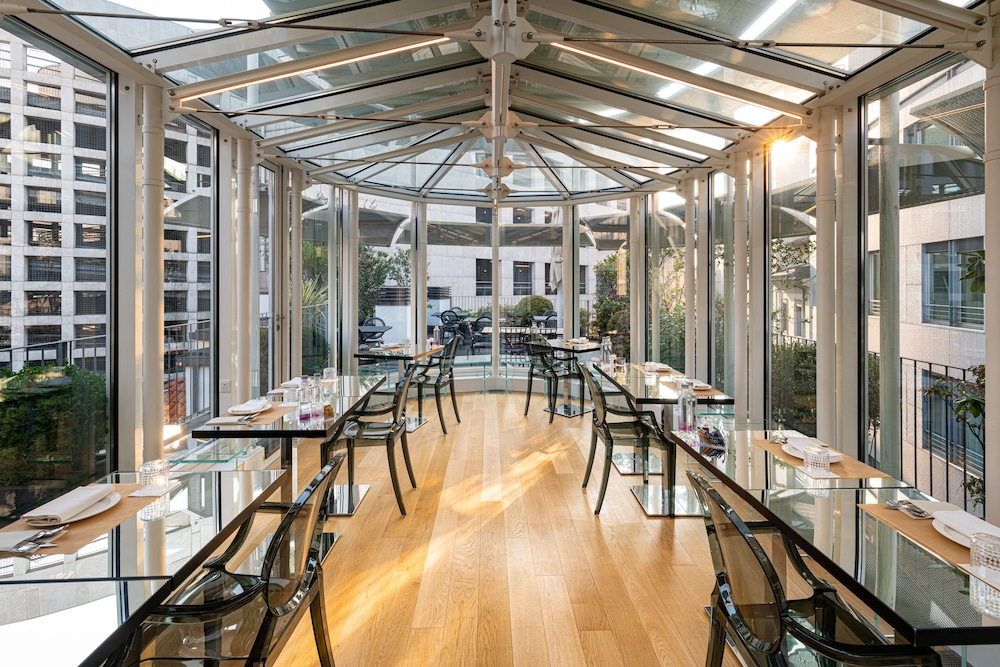 the street milano duomo