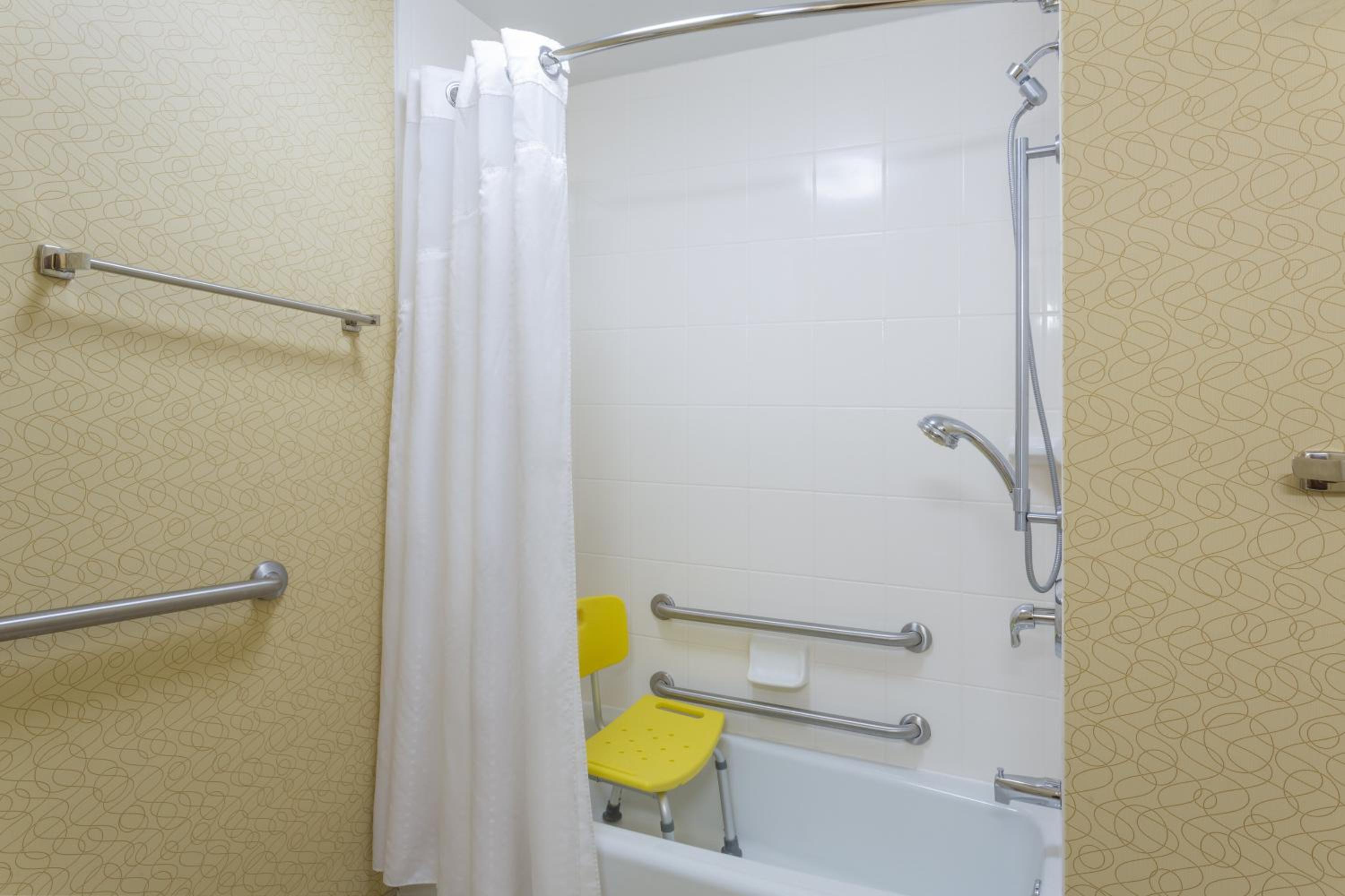 holiday inn express tower center by ihg