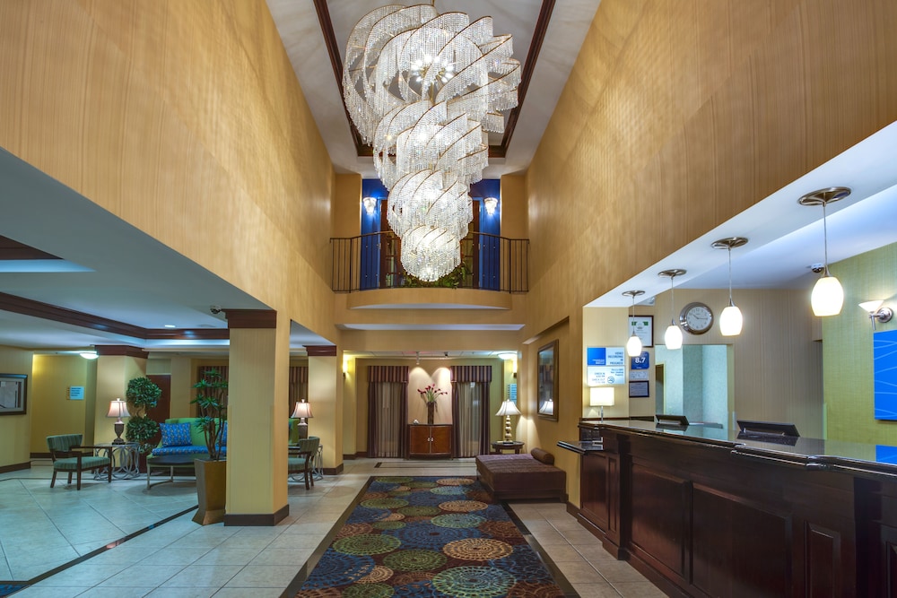 holiday inn express tower center by ihg