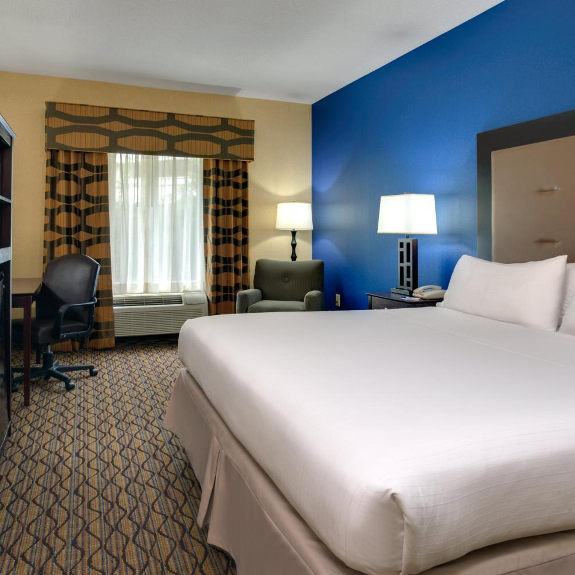 holiday inn express tower center by ihg
