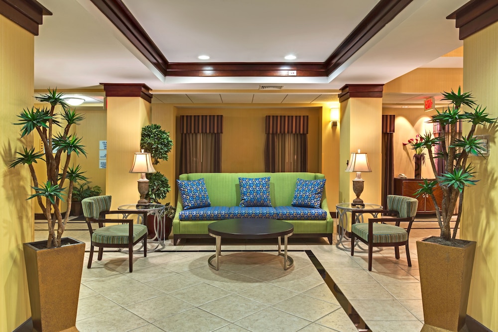 holiday inn express tower center by ihg
