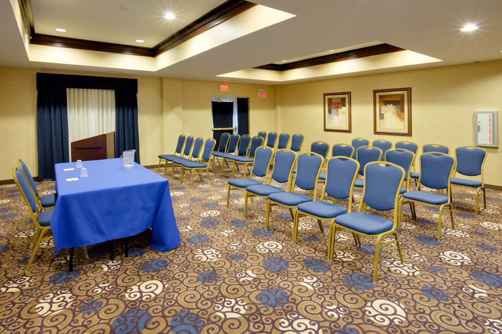 holiday inn express tower center by ihg