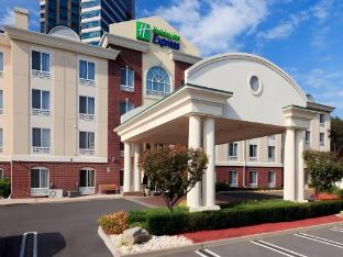 holiday inn express tower center by ihg