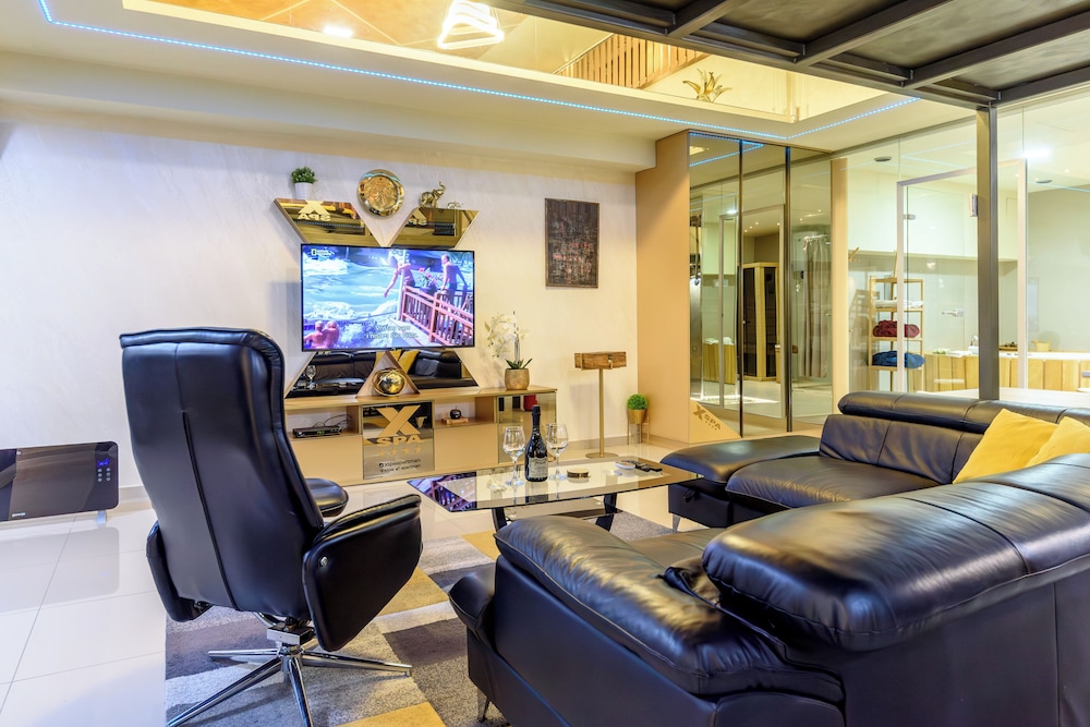 xspa apartment cryptocurrency pay available
