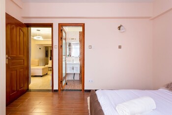 stay plus dennis garden apartment