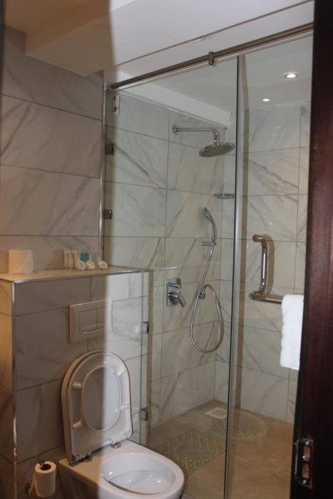 the crossroads hotel westlands