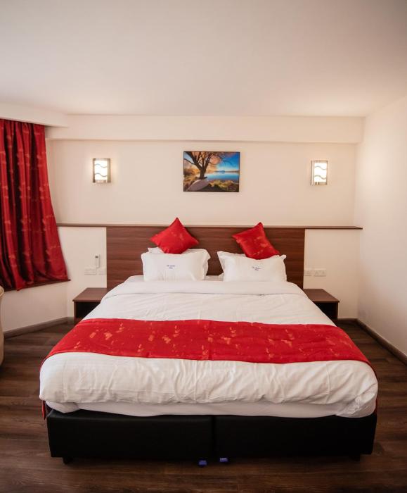 the crossroads hotel westlands
