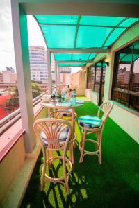 the crossroads hotel westlands