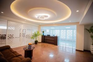 the crossroads hotel westlands