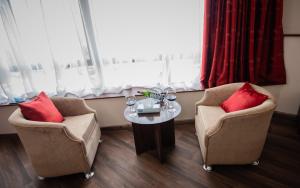 the crossroads hotel westlands