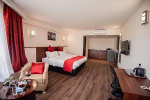 the crossroads hotel westlands