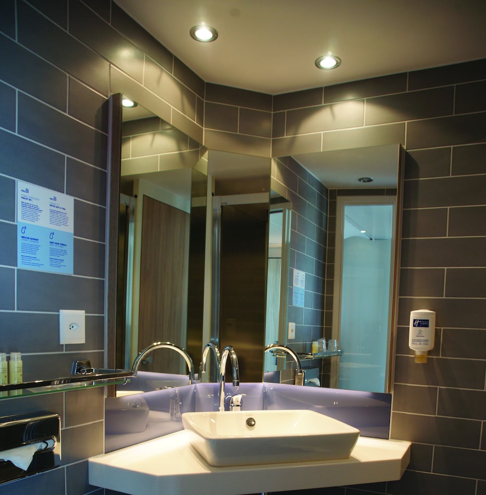 holiday inn express zurich airport by ihg