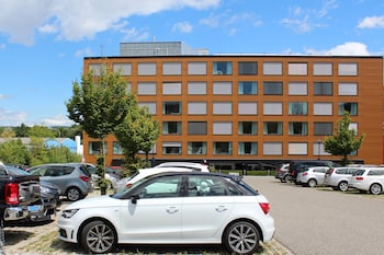 holiday inn express zurich airport by ihg