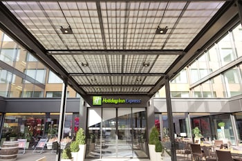 holiday inn express zurich airport by ihg