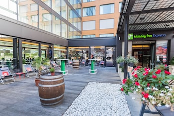 holiday inn express zurich airport by ihg