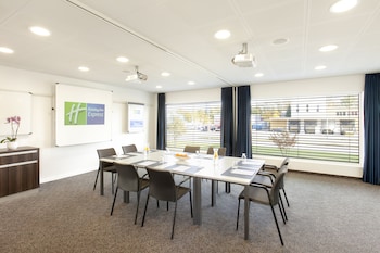 holiday inn express zurich airport by ihg