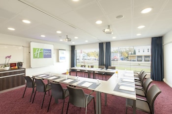 holiday inn express zurich airport by ihg