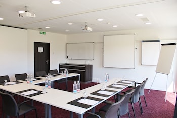 holiday inn express zurich airport by ihg