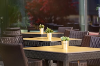 holiday inn express zurich airport by ihg