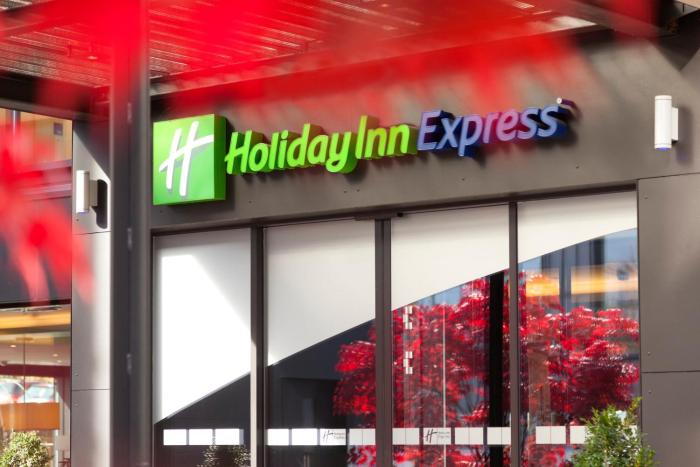 holiday inn express zurich airport by ihg