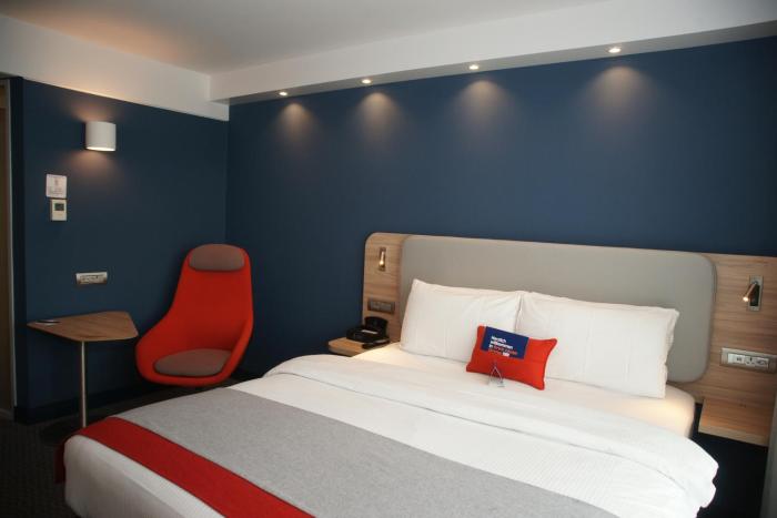 holiday inn express zurich airport by ihg