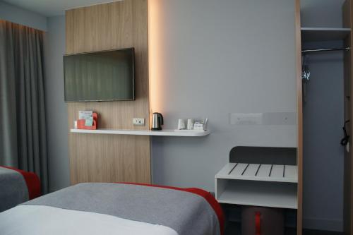 holiday inn express zurich airport by ihg