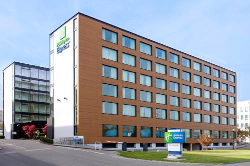 holiday inn express zurich airport by ihg